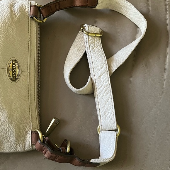 Authentic fossil crossbody purse!! - Picture 8 of 16